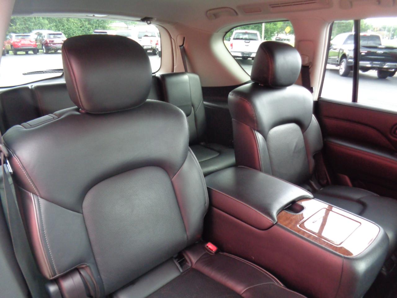 Infiniti QX80 LUXE 4WD 2019