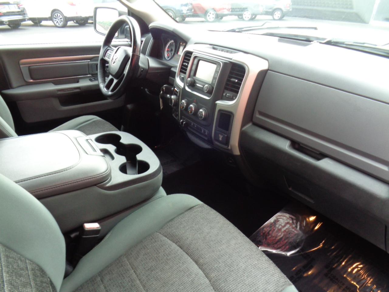 RAM 1500 Big Horn Quad Cab 4WD 2014