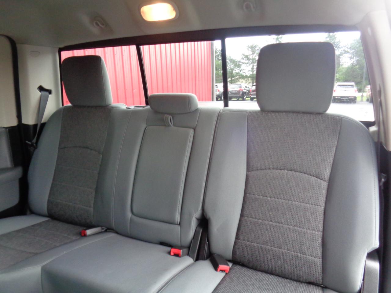 RAM 1500 Big Horn Crew Cab SWB 4WD 2015