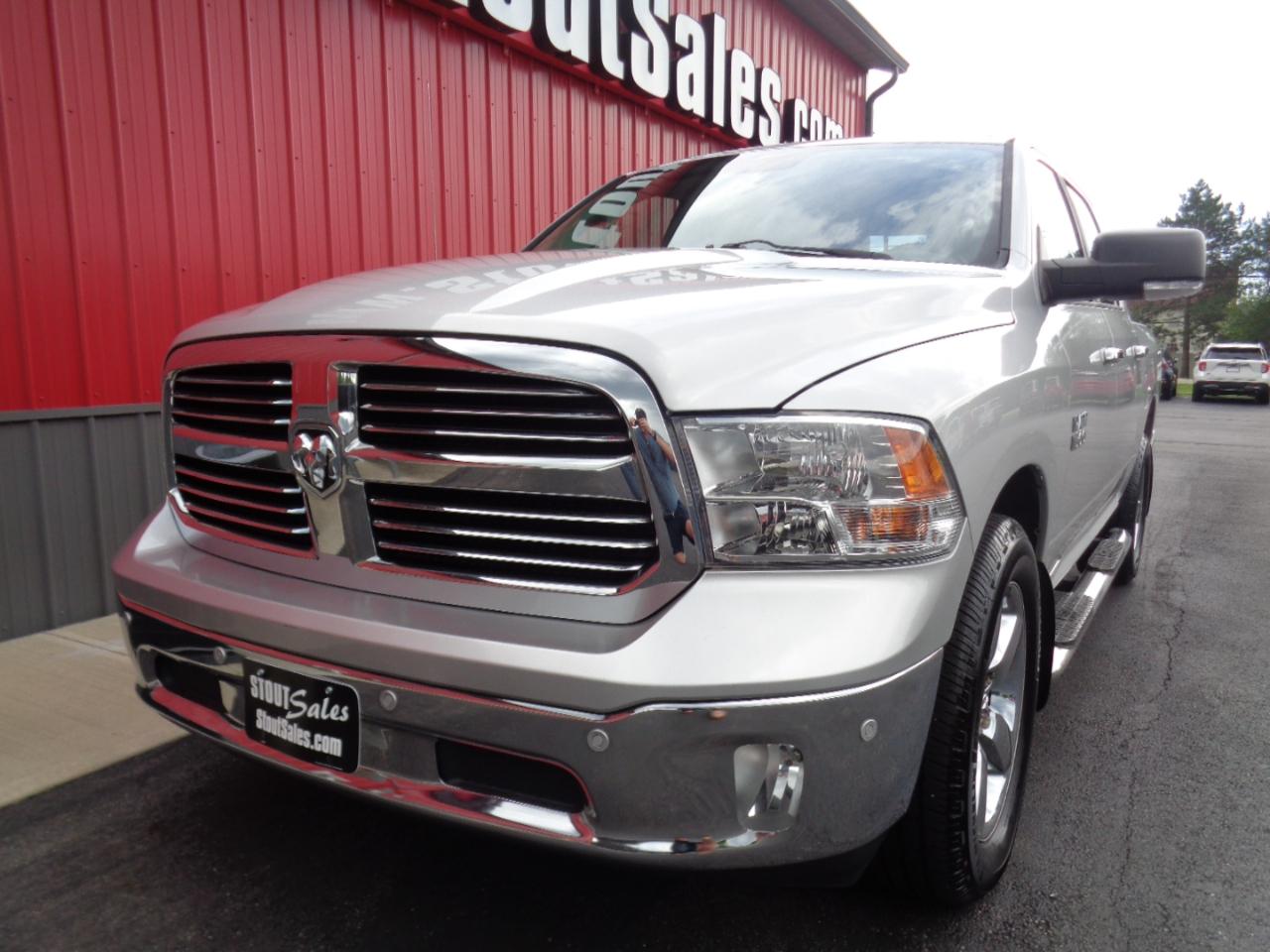 RAM 1500 Big Horn Crew Cab SWB 4WD 2015