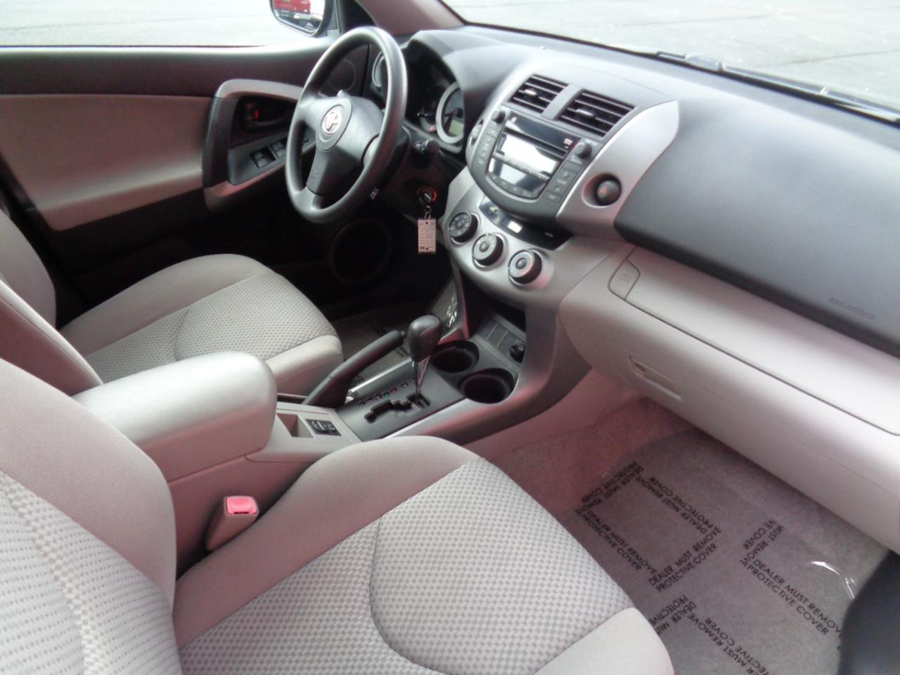 Toyota RAV4 Base I4 4WD 2007