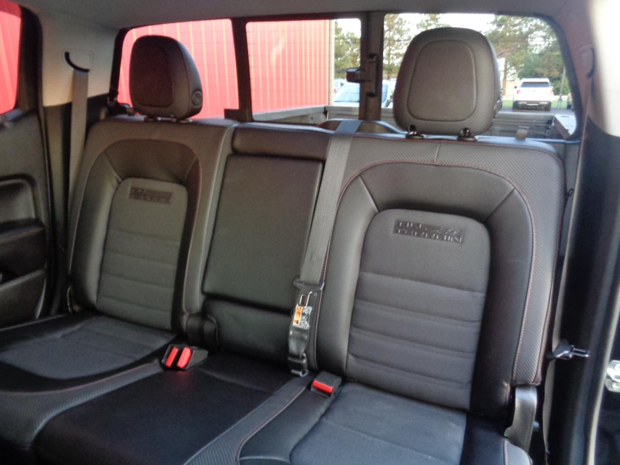 GMC Canyon SLE Crew Cab 4WD Long Box 2015