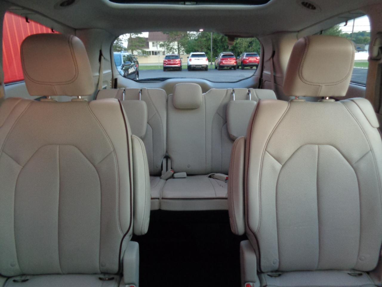 Chrysler Pacifica Limited 2017