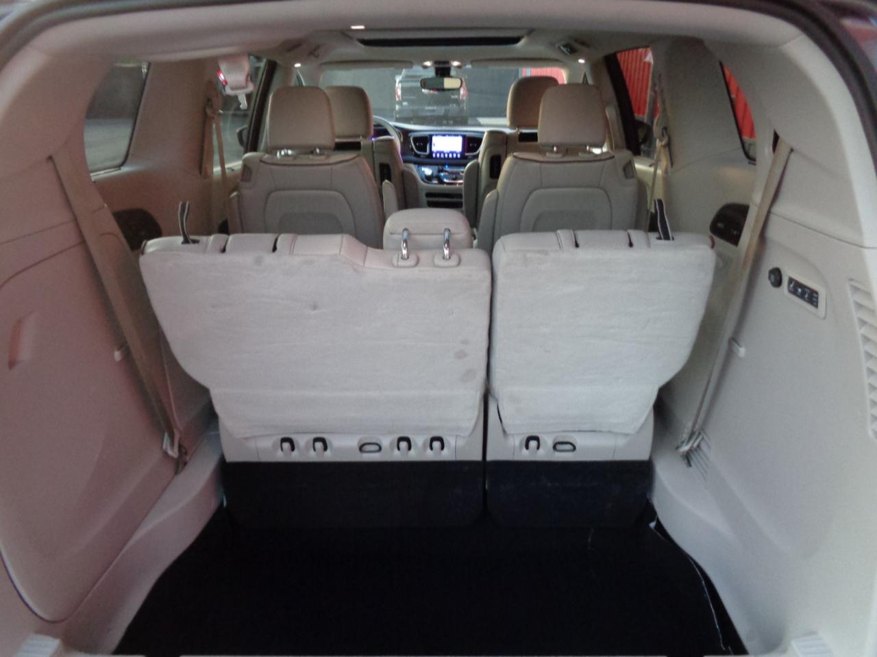 Chrysler Pacifica Limited 2017