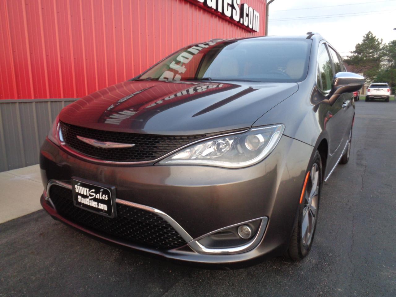 Chrysler Pacifica Limited 2017