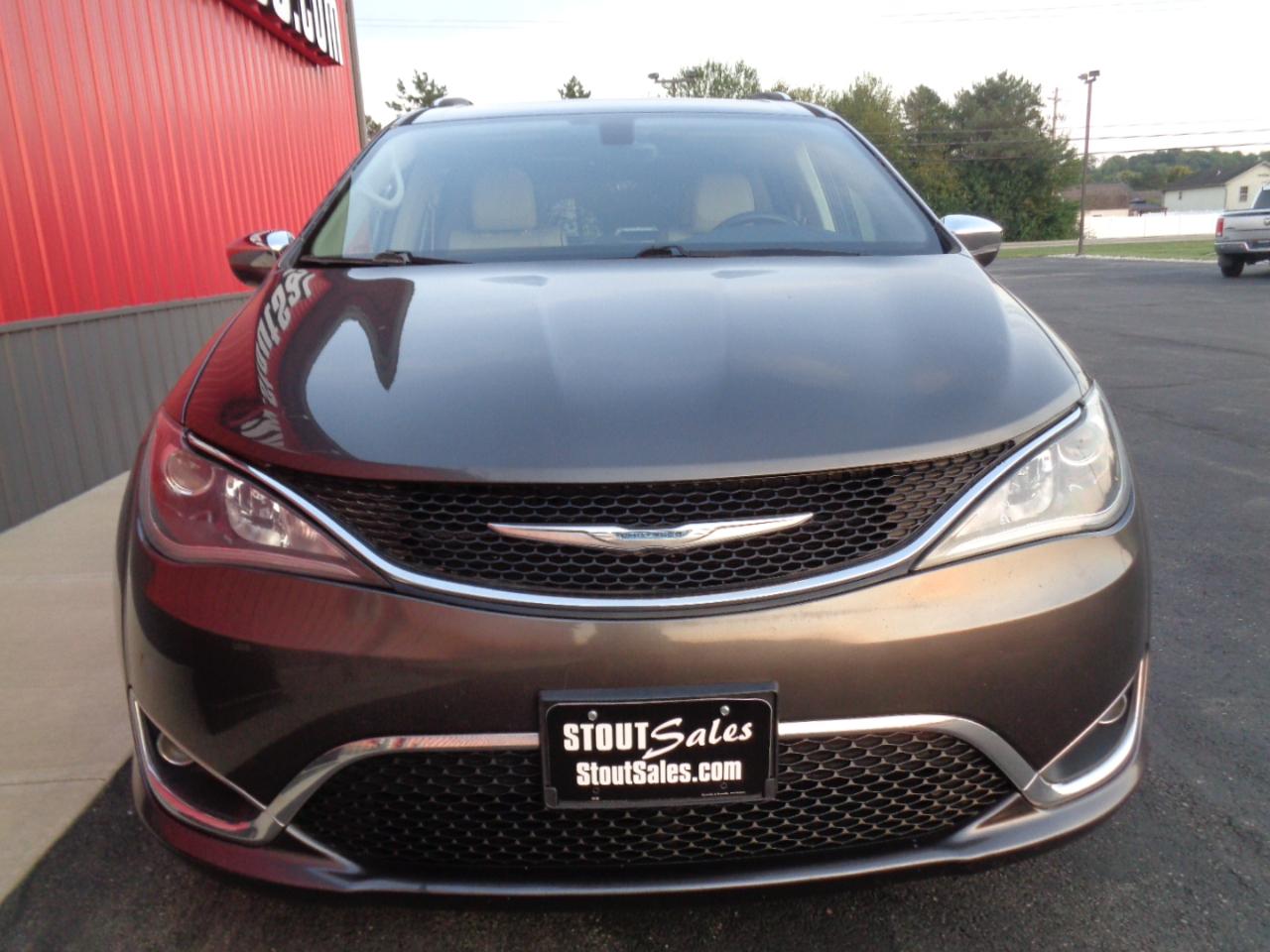 Chrysler Pacifica Limited 2017