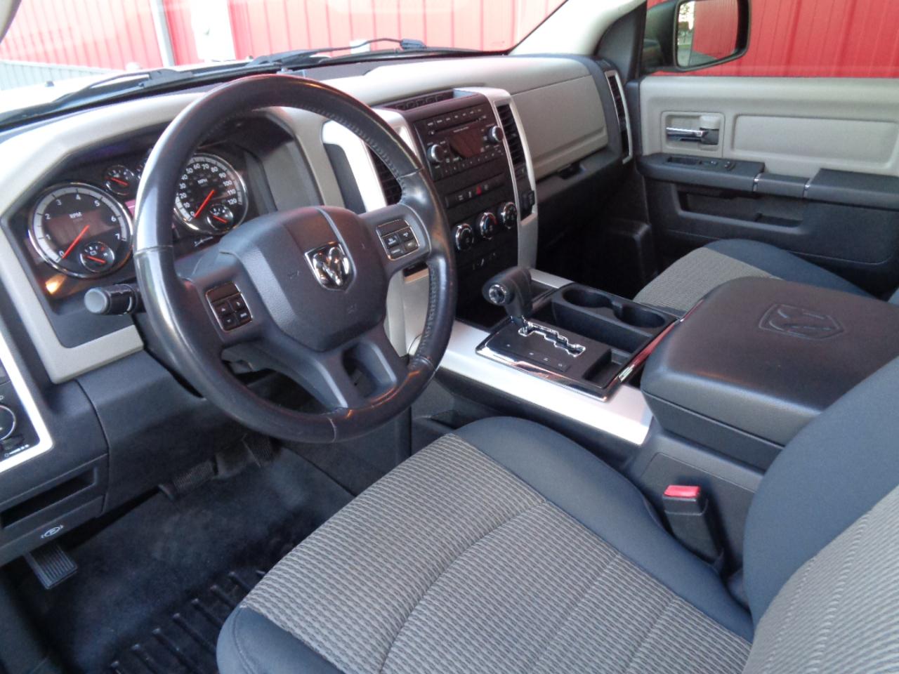 RAM 1500 SLT Quad Cab 4WD 2012