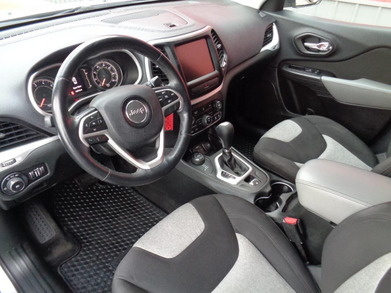Jeep Cherokee Latitude 4WD 2014