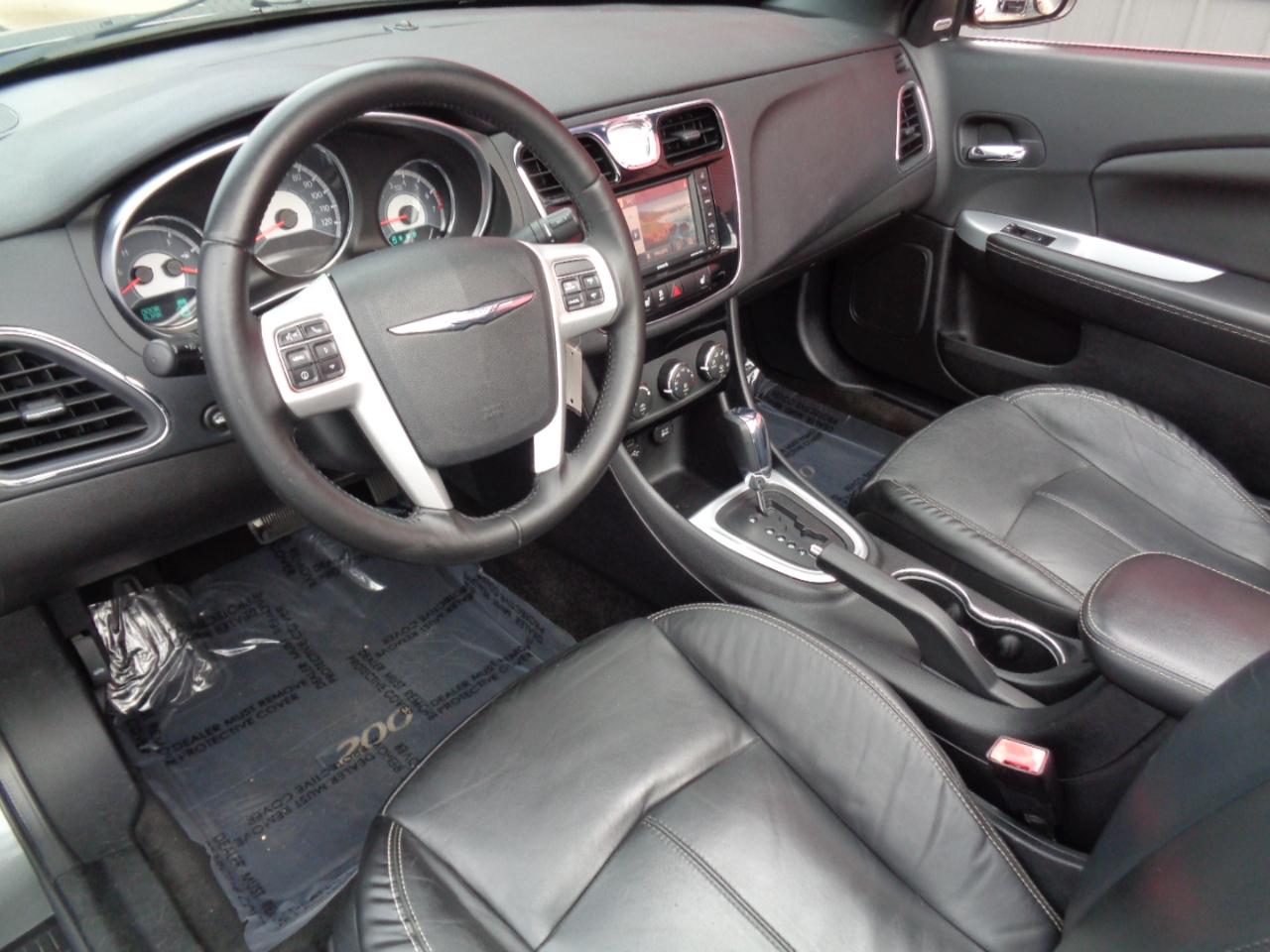 Chrysler 200 Limited Convertible 2011