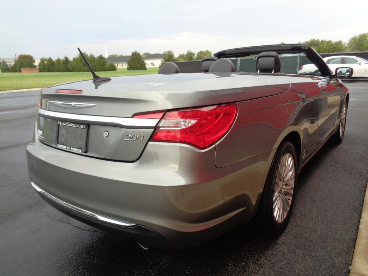 Chrysler 200 Limited Convertible 2011
