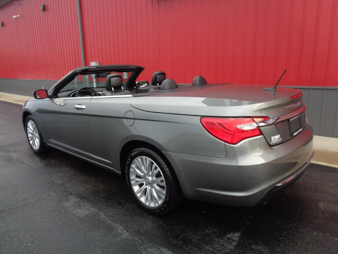 Chrysler 200 Limited Convertible 2011