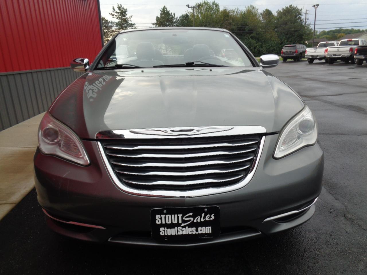 Chrysler 200 Limited Convertible 2011
