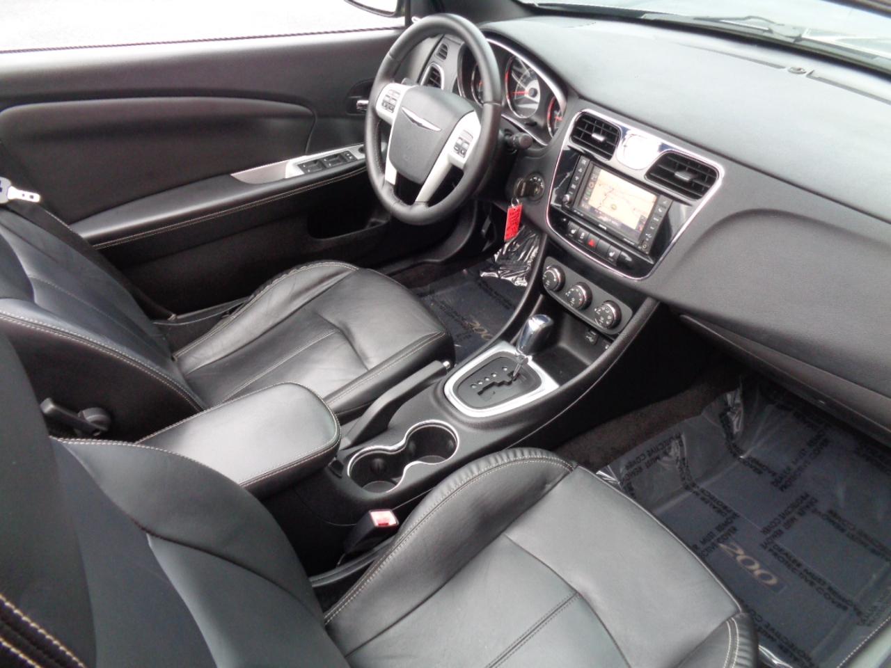 Chrysler 200 Limited Convertible 2011
