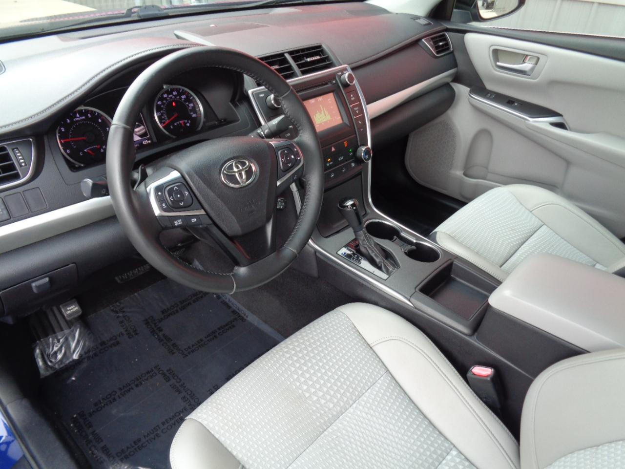 Toyota Camry SE 2015