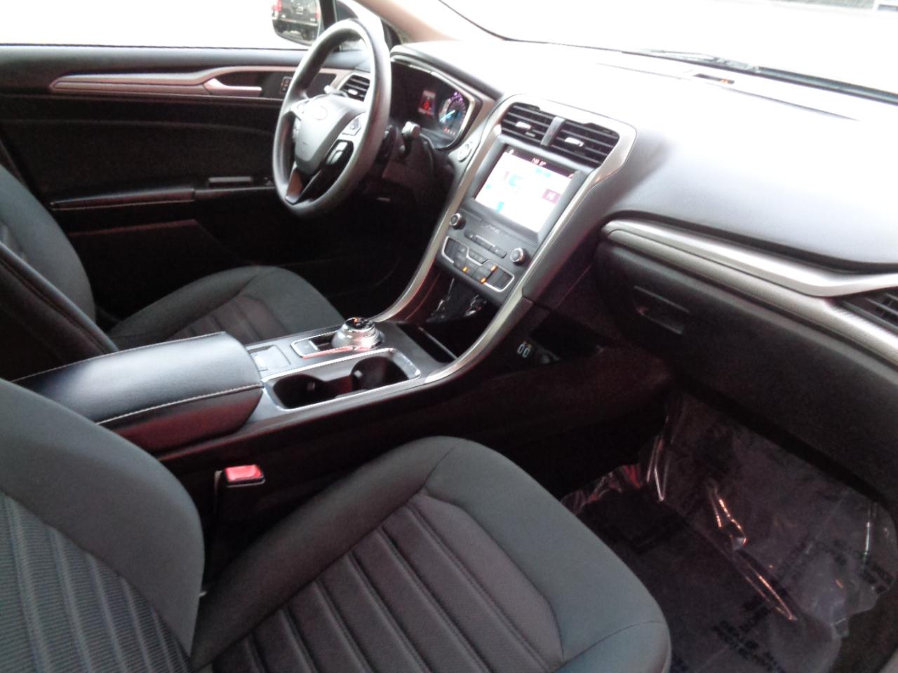 Ford Fusion SE 2019