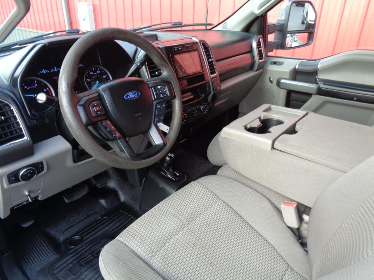 Ford F-250 SD XLT Crew Cab 4WD 2017