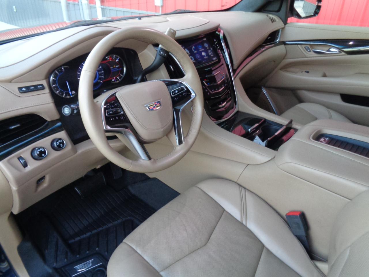 Cadillac Escalade ESV Platinum 4WD 2018