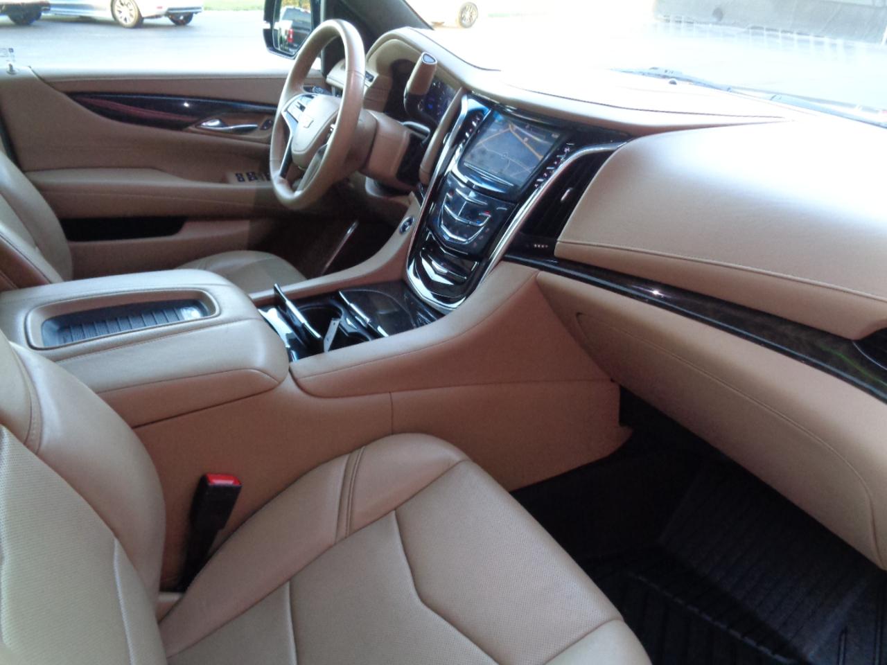 Cadillac Escalade ESV Platinum 4WD 2018