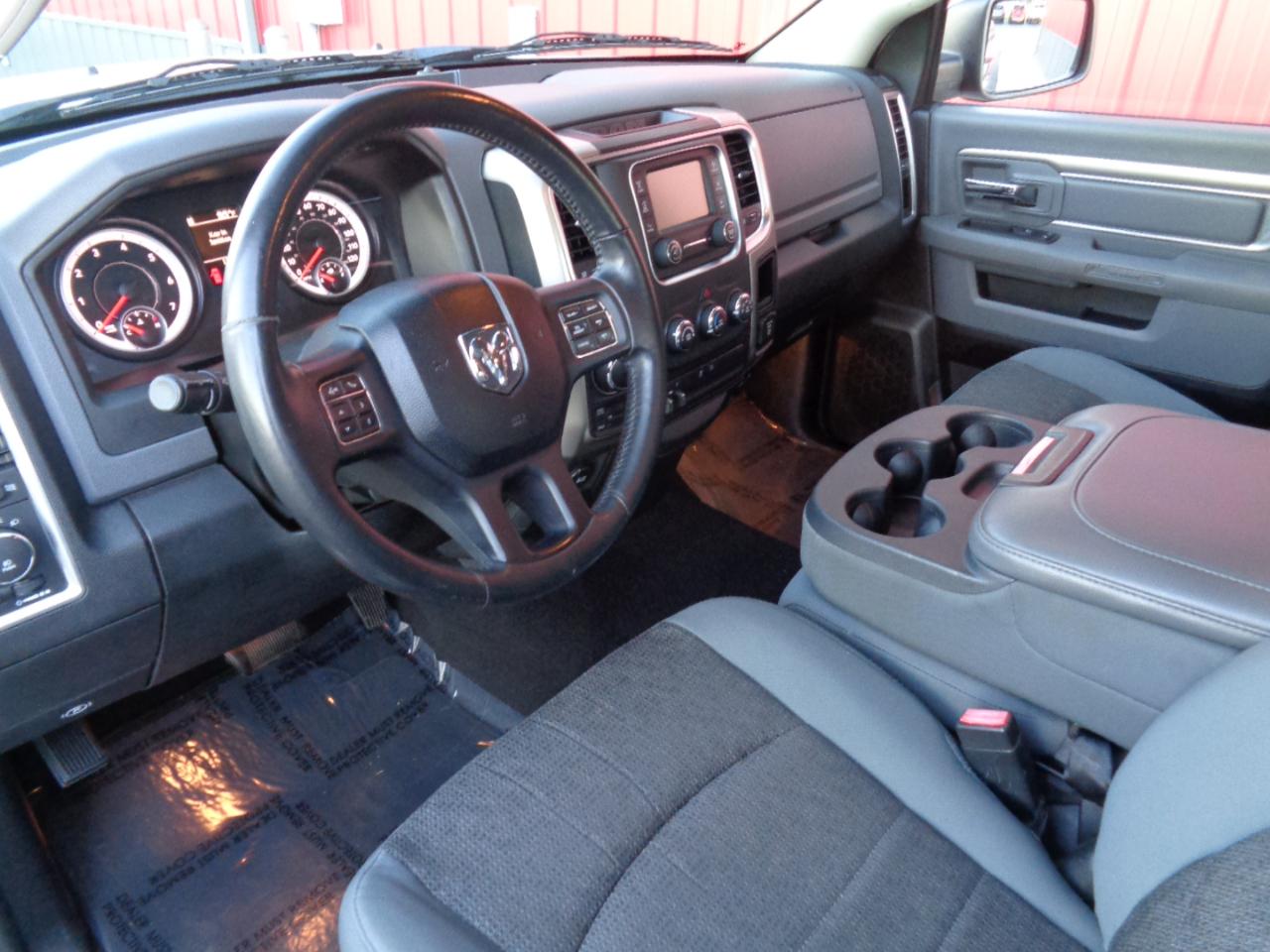 RAM 1500 SLT Quad Cab 4WD 2014