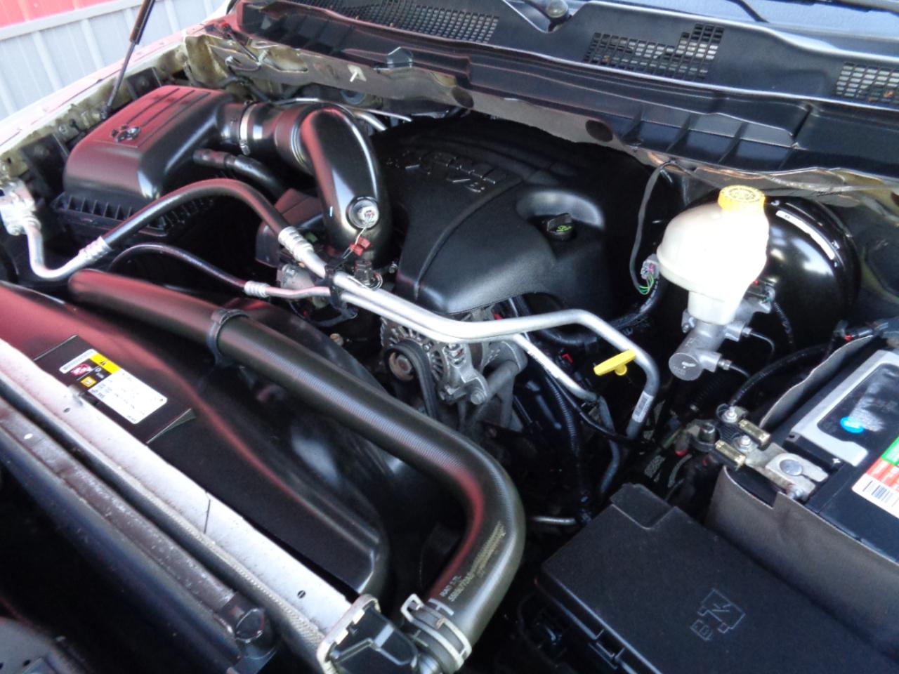 RAM 1500 SLT Quad Cab 4WD 2014