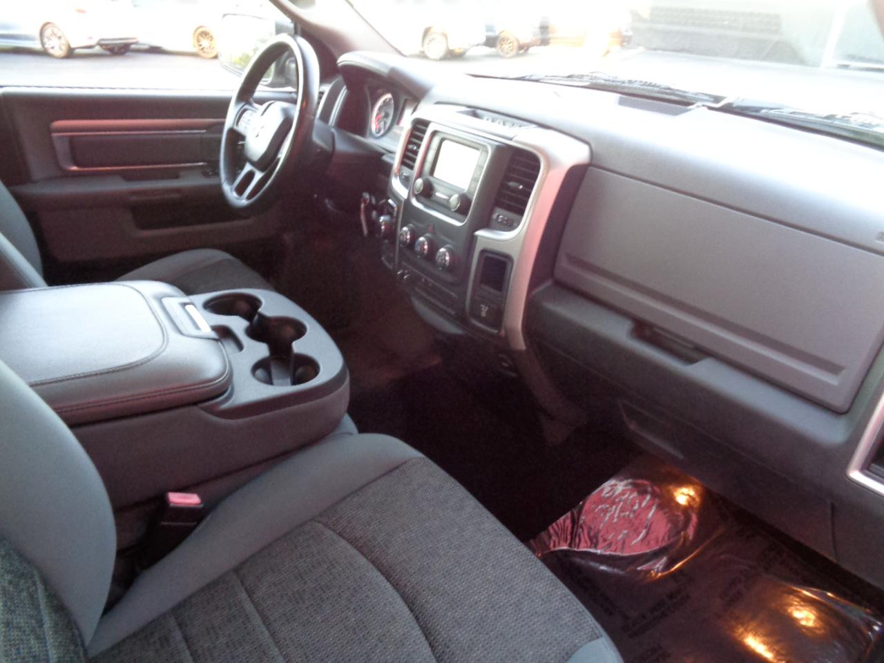 RAM 1500 SLT Quad Cab 4WD 2014