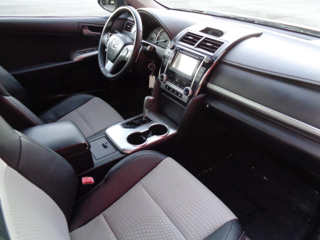 Toyota Camry SE 2013
