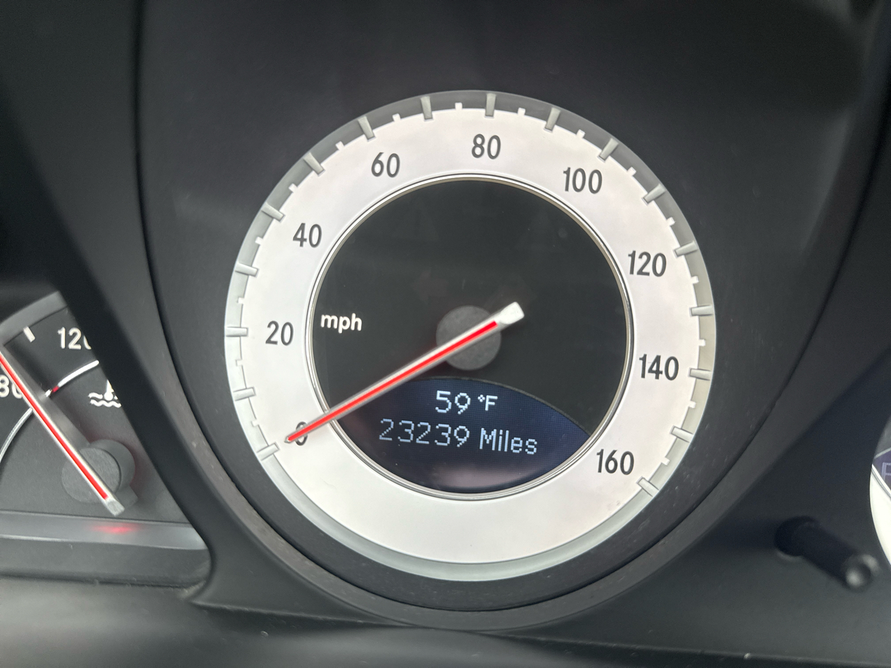 Mercedes-Benz SL-Class 2dr Roadster SL 550 2011 Mercedes-Benz SL-Class 2dr Roadster SL 550 2011