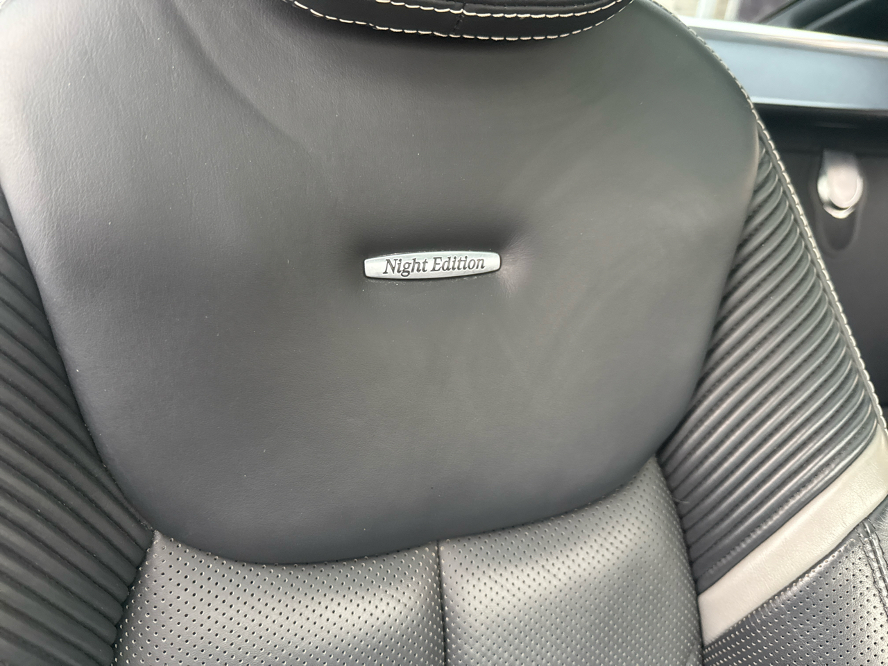 Mercedes-Benz SL-Class 2dr Roadster SL 550 2011 Mercedes-Benz SL-Class 2dr Roadster SL 550 2011