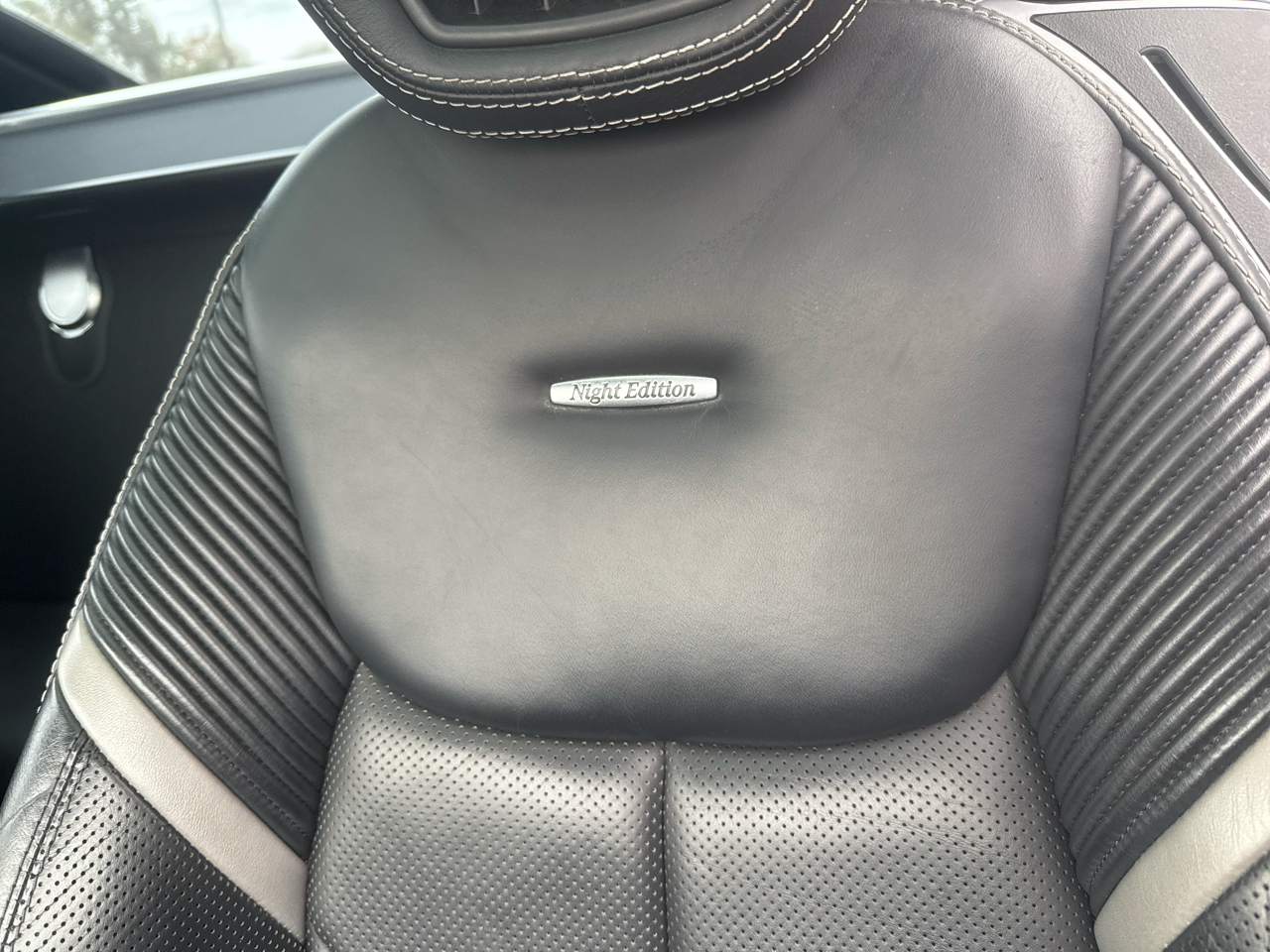 Mercedes-Benz SL-Class 2dr Roadster SL 550 2011 Mercedes-Benz SL-Class 2dr Roadster SL 550 2011