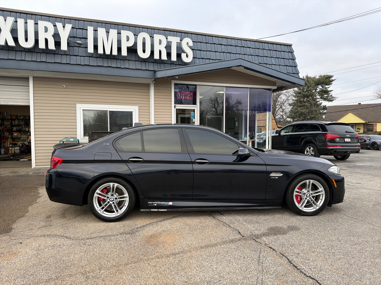 BMW 5 Series 4dr Sdn 528i RWD 2016