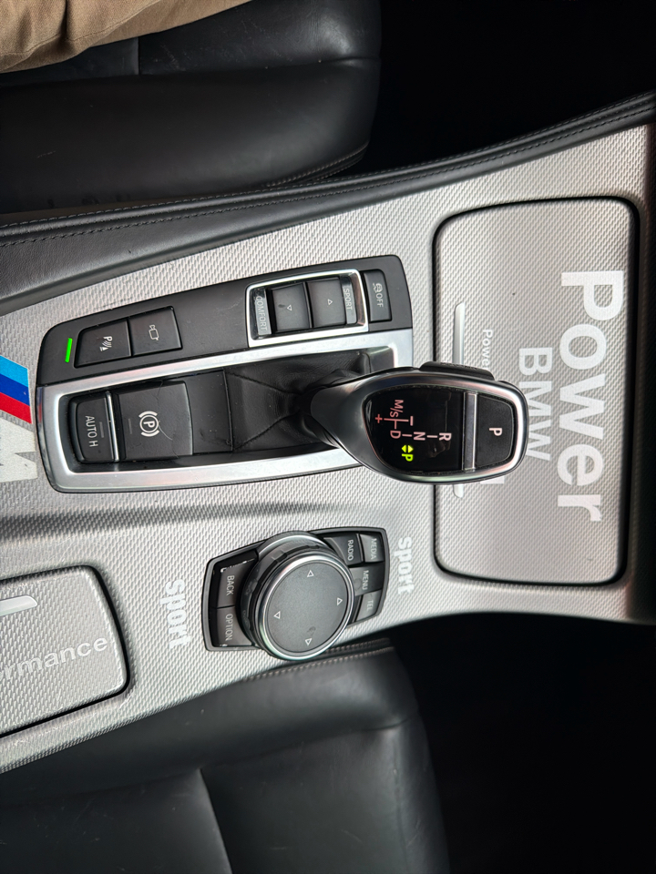 BMW 5 Series 4dr Sdn 528i RWD 2016