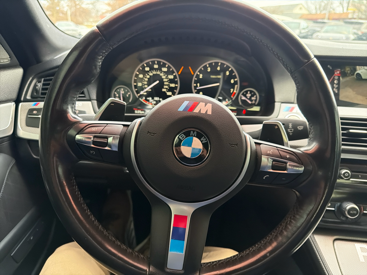 BMW 5 Series 4dr Sdn 528i RWD 2016