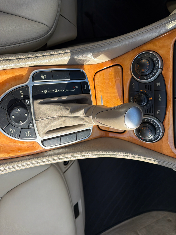 Mercedes-Benz SL-Class 2dr Roadster 5.0L 2003