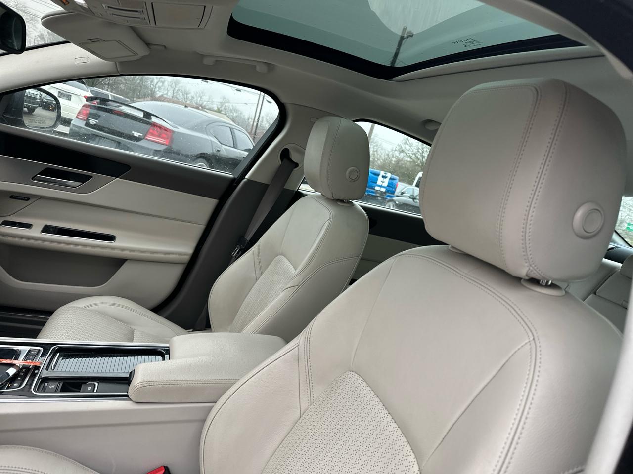 Jaguar XF 35t Prestige AWD 2017