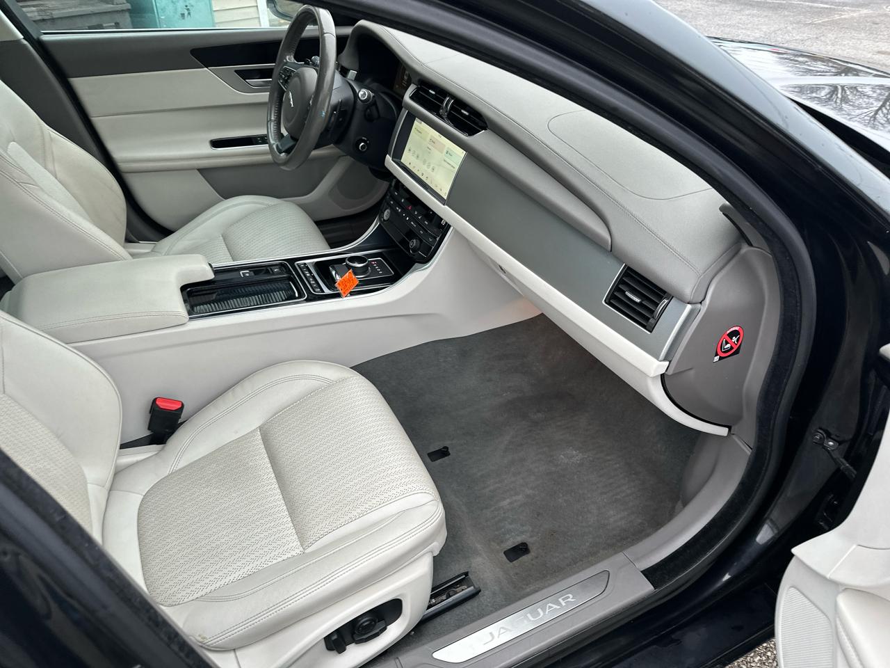 Jaguar XF 35t Prestige AWD 2017