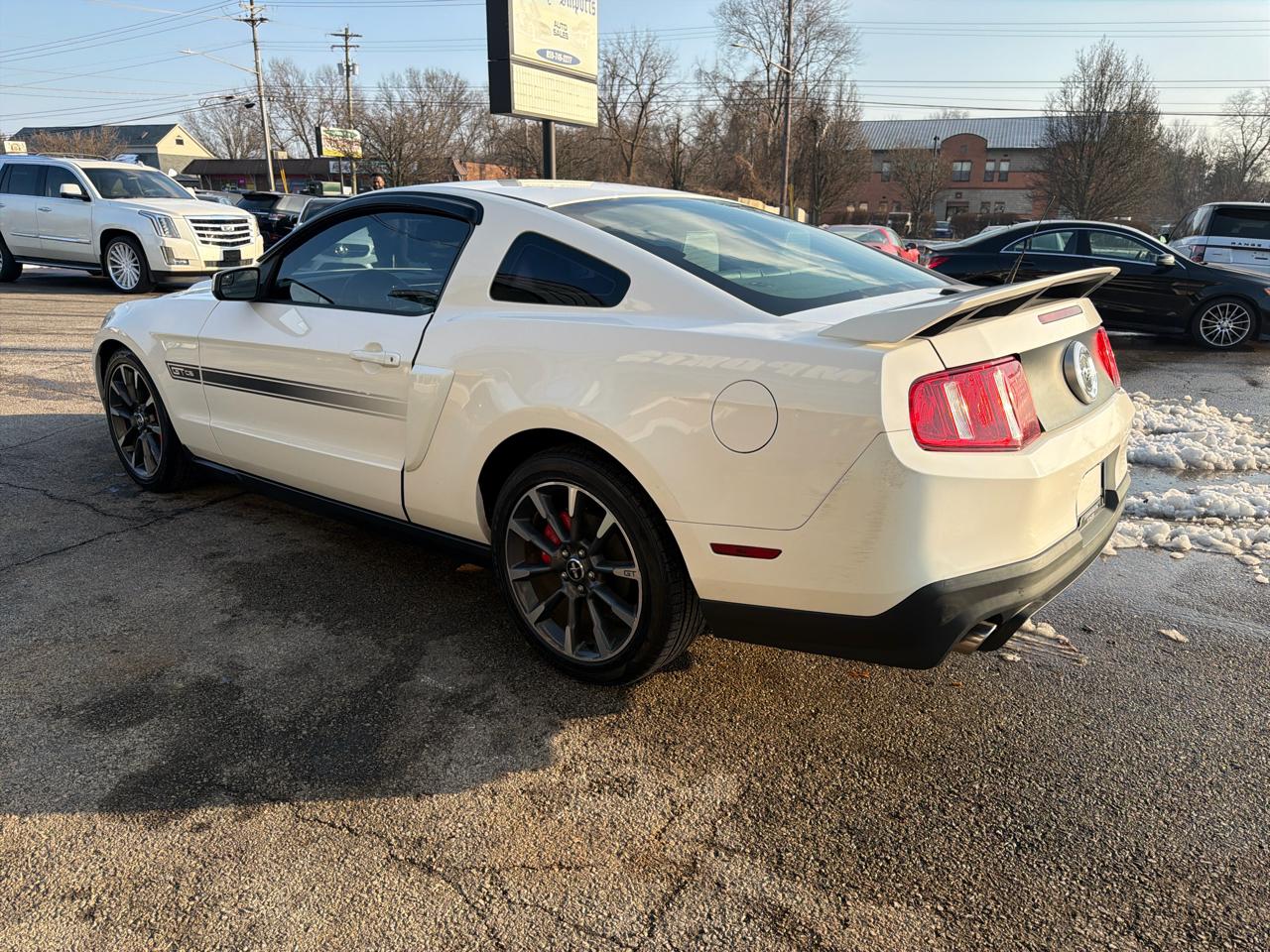 Ford Mustang 2dr Cpe GT 2011