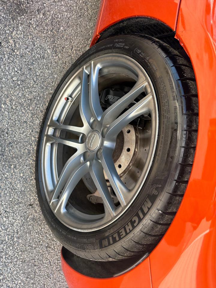 Audi R8 2dr Conv Auto quattro Spyder 4.2L 2012