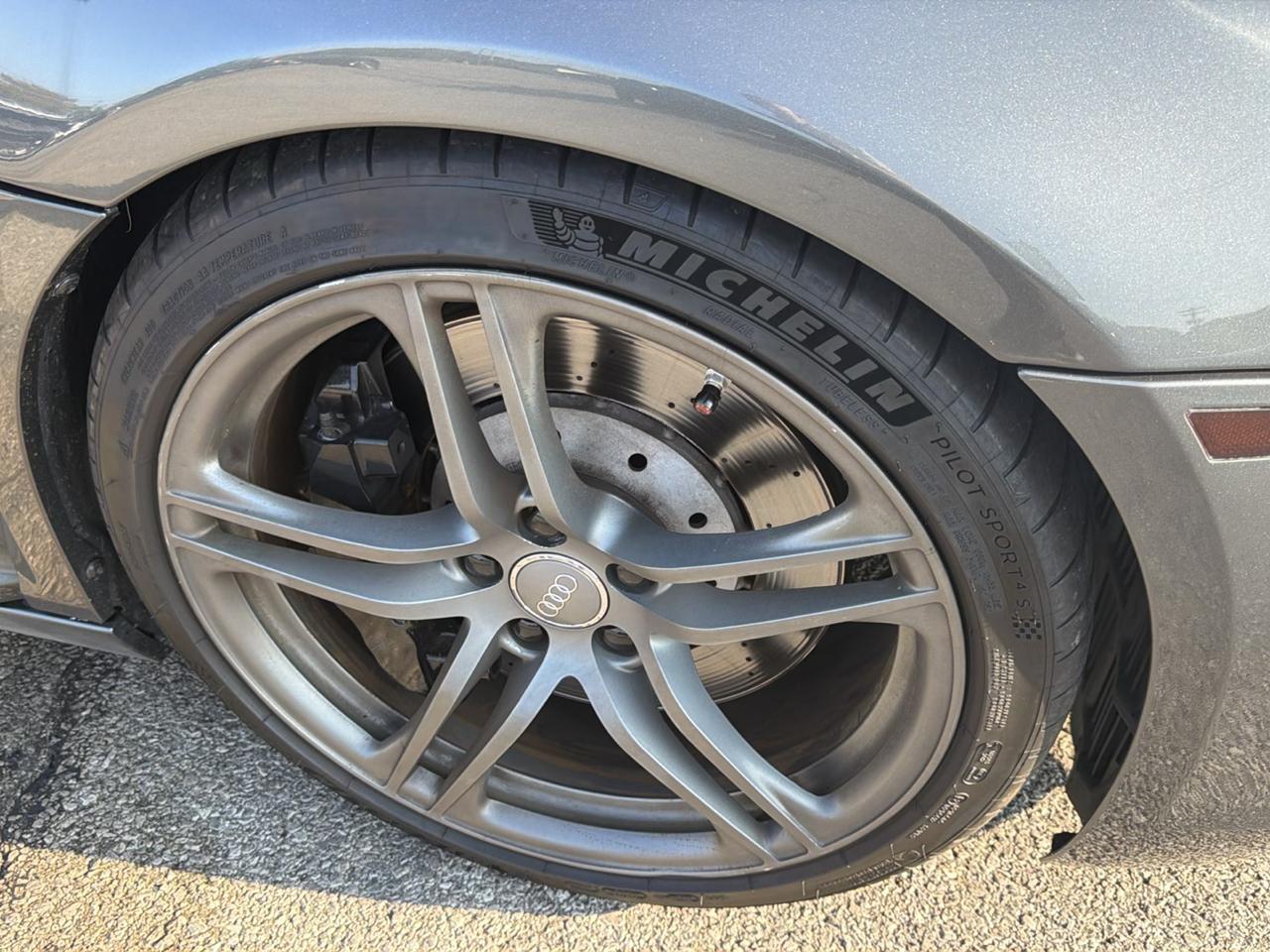 Audi R8 2dr Conv Auto quattro Spyder 4.2L 2012
