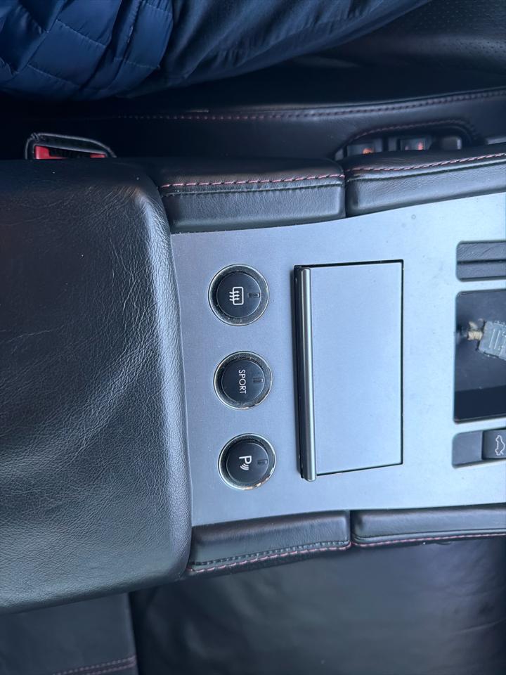 Aston Martin DB9 2dr Cpe Auto 2006