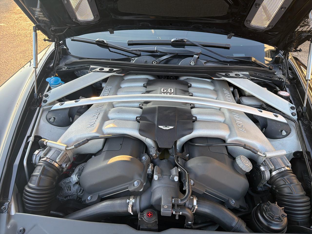 Aston Martin DB9 2dr Cpe Auto 2006