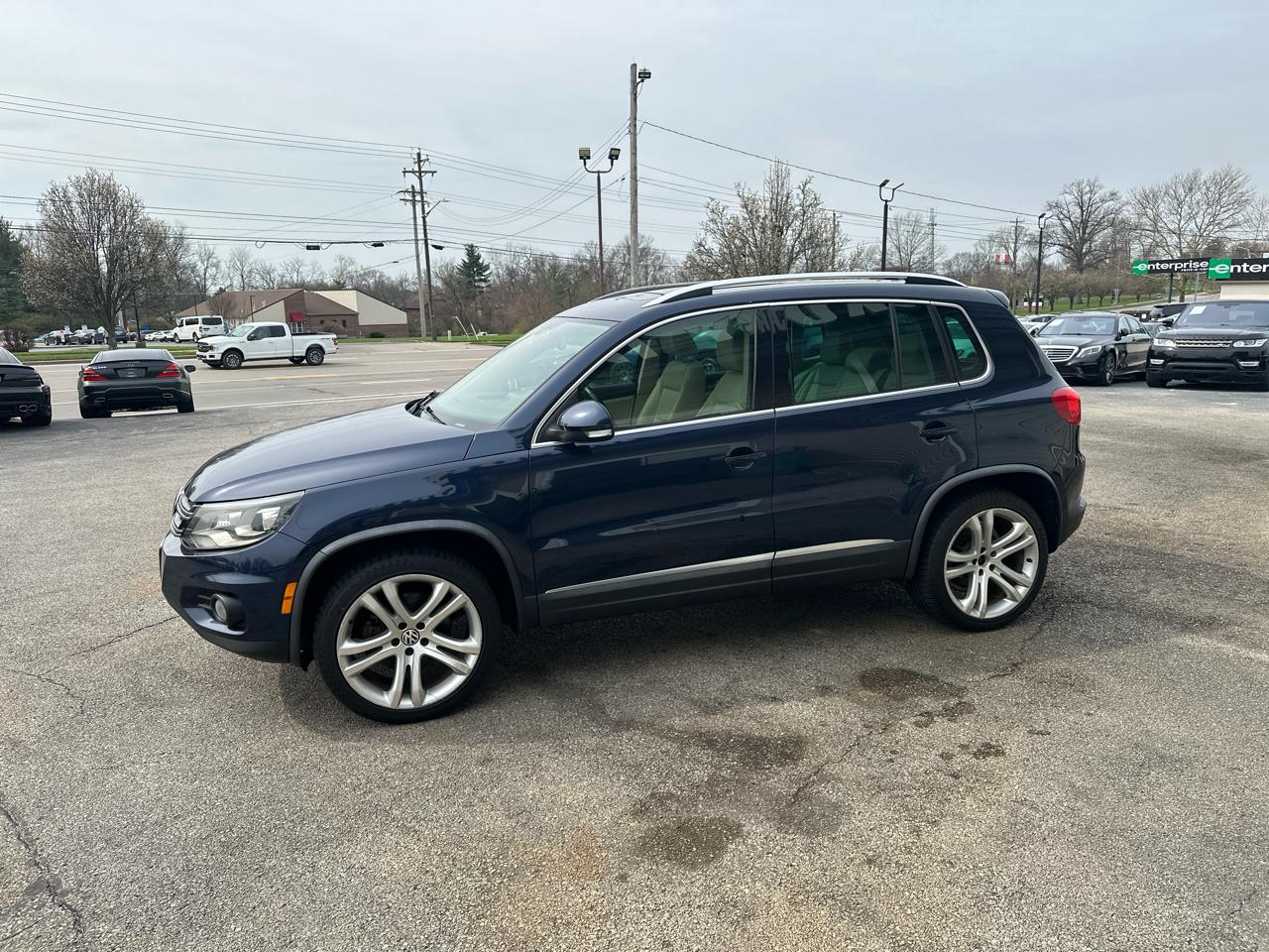 Volkswagen Tiguan 4WD 4dr Auto SE w/Sunroof & Nav 2013