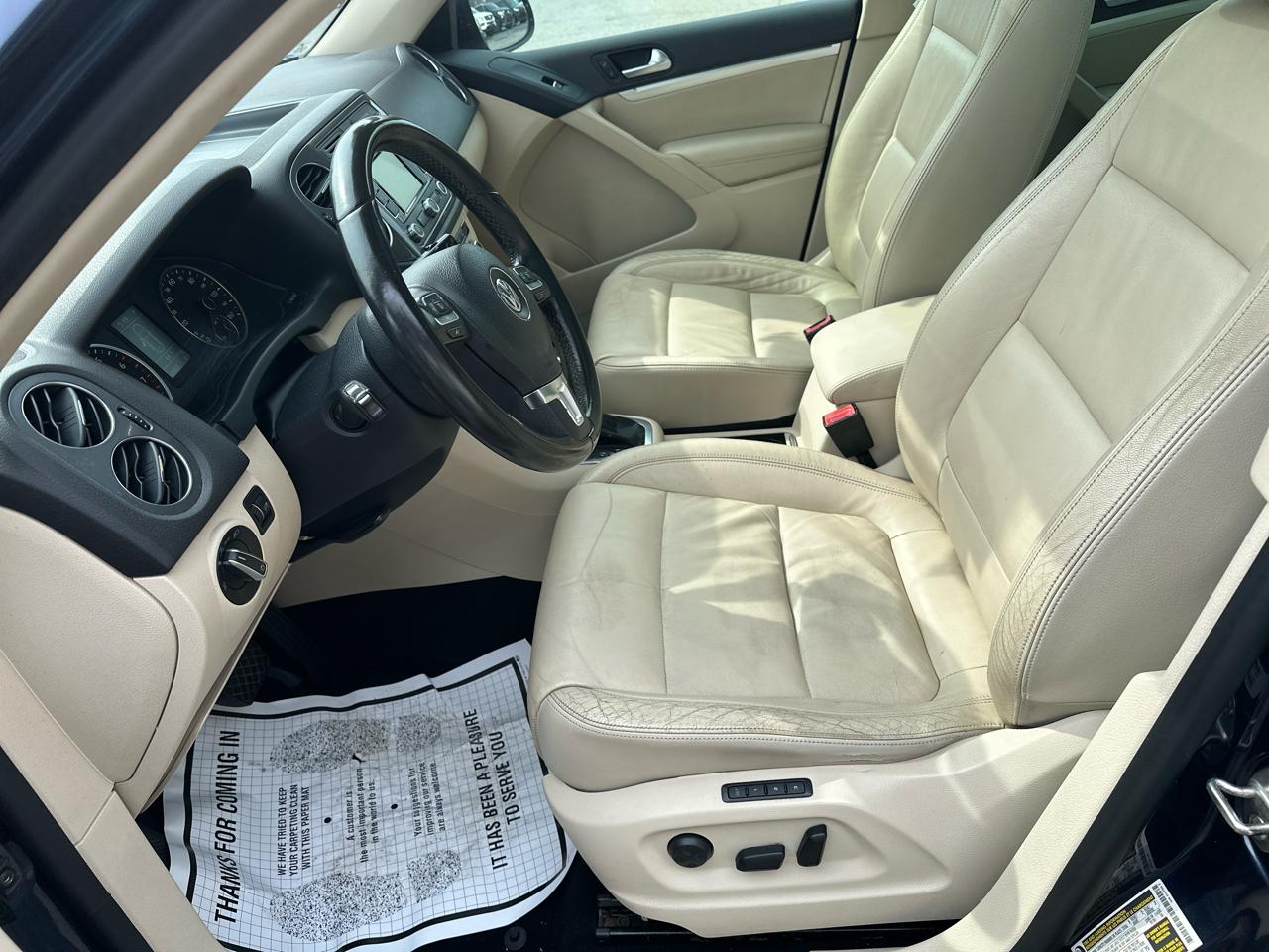 Volkswagen Tiguan 4WD 4dr Auto SE w/Sunroof & Nav 2013