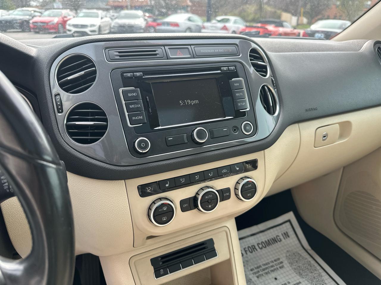 Volkswagen Tiguan 4WD 4dr Auto SE w/Sunroof & Nav 2013