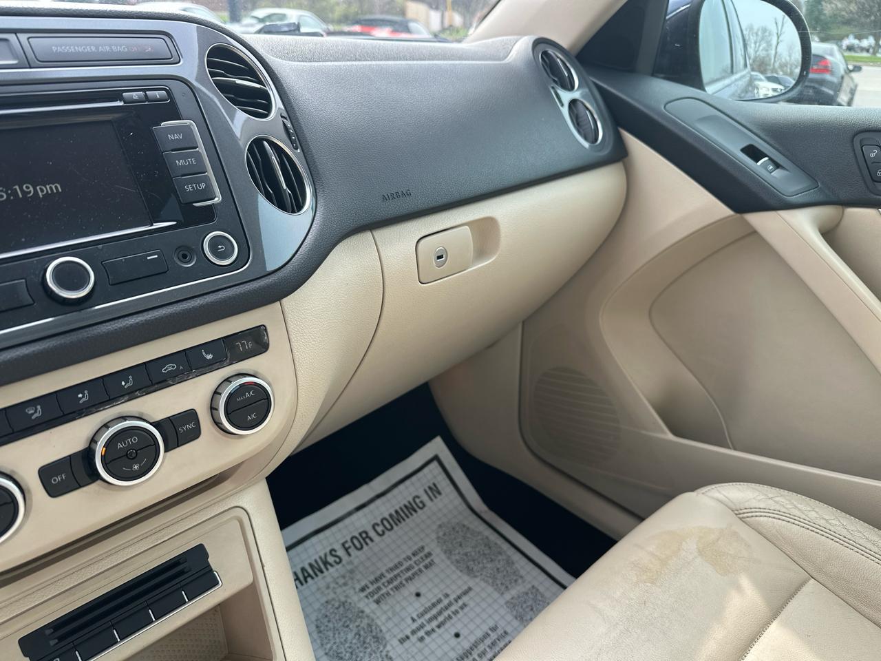 Volkswagen Tiguan 4WD 4dr Auto SE w/Sunroof & Nav 2013