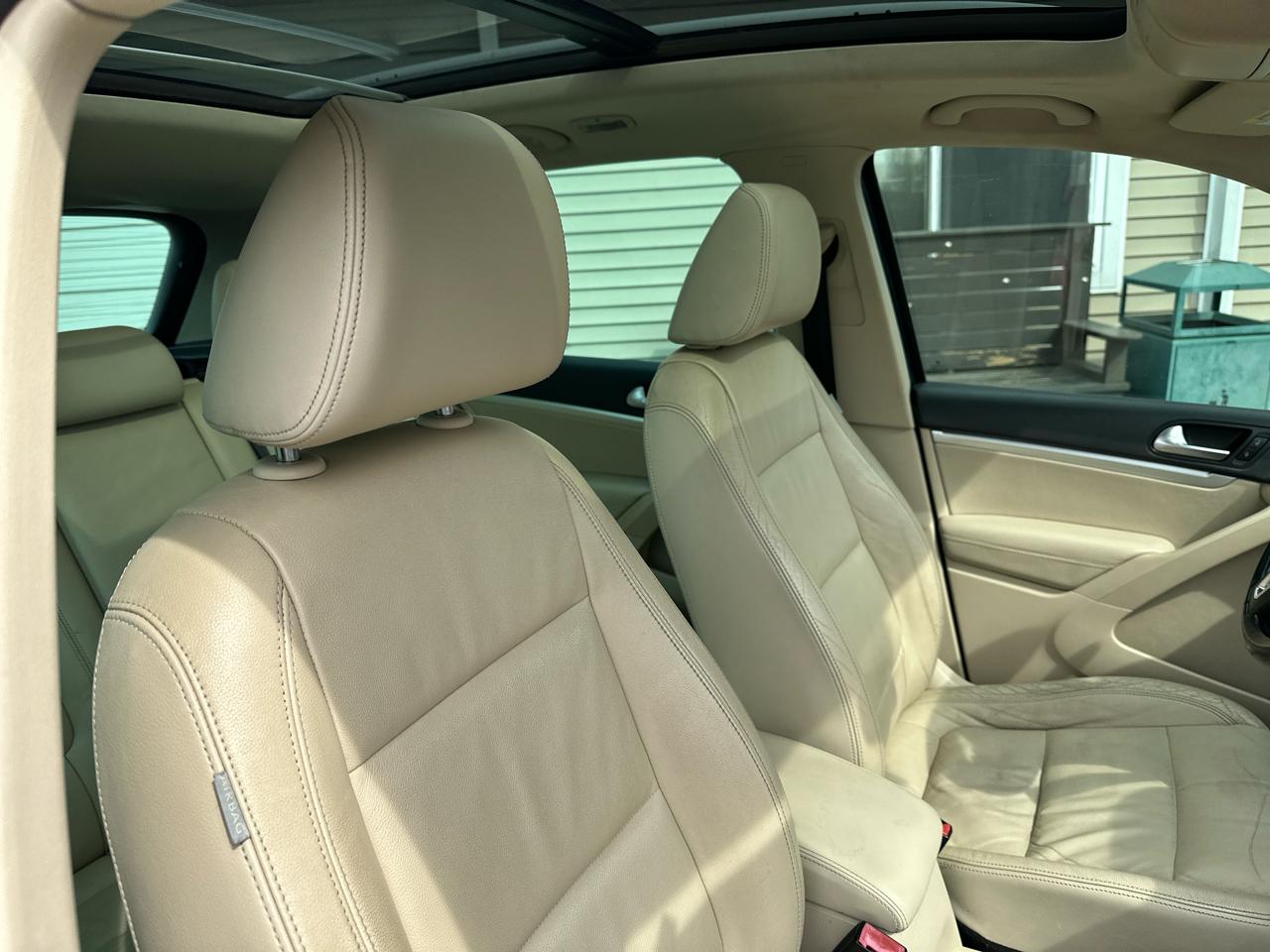 Volkswagen Tiguan 4WD 4dr Auto SE w/Sunroof & Nav 2013