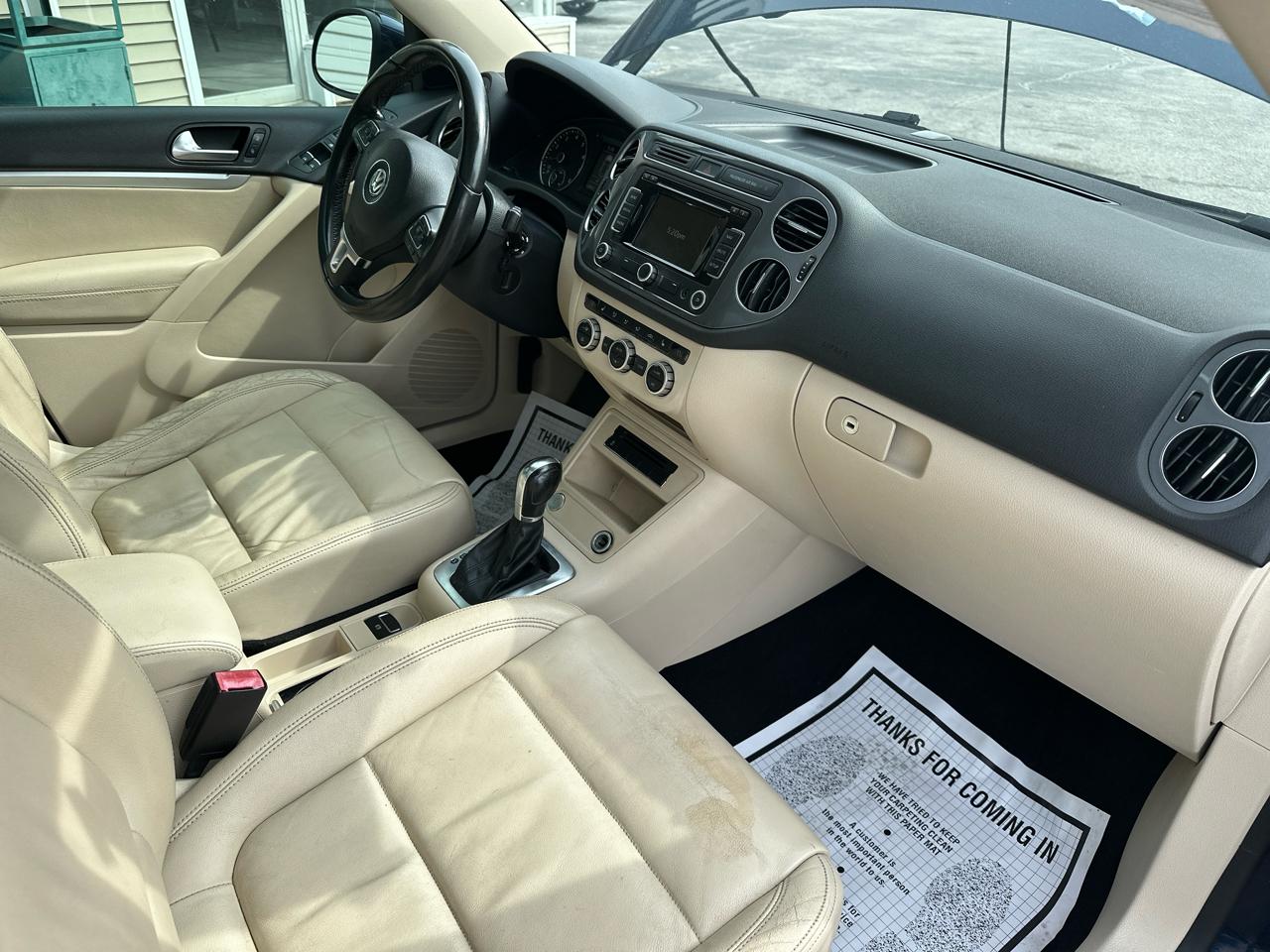 Volkswagen Tiguan 4WD 4dr Auto SE w/Sunroof & Nav 2013