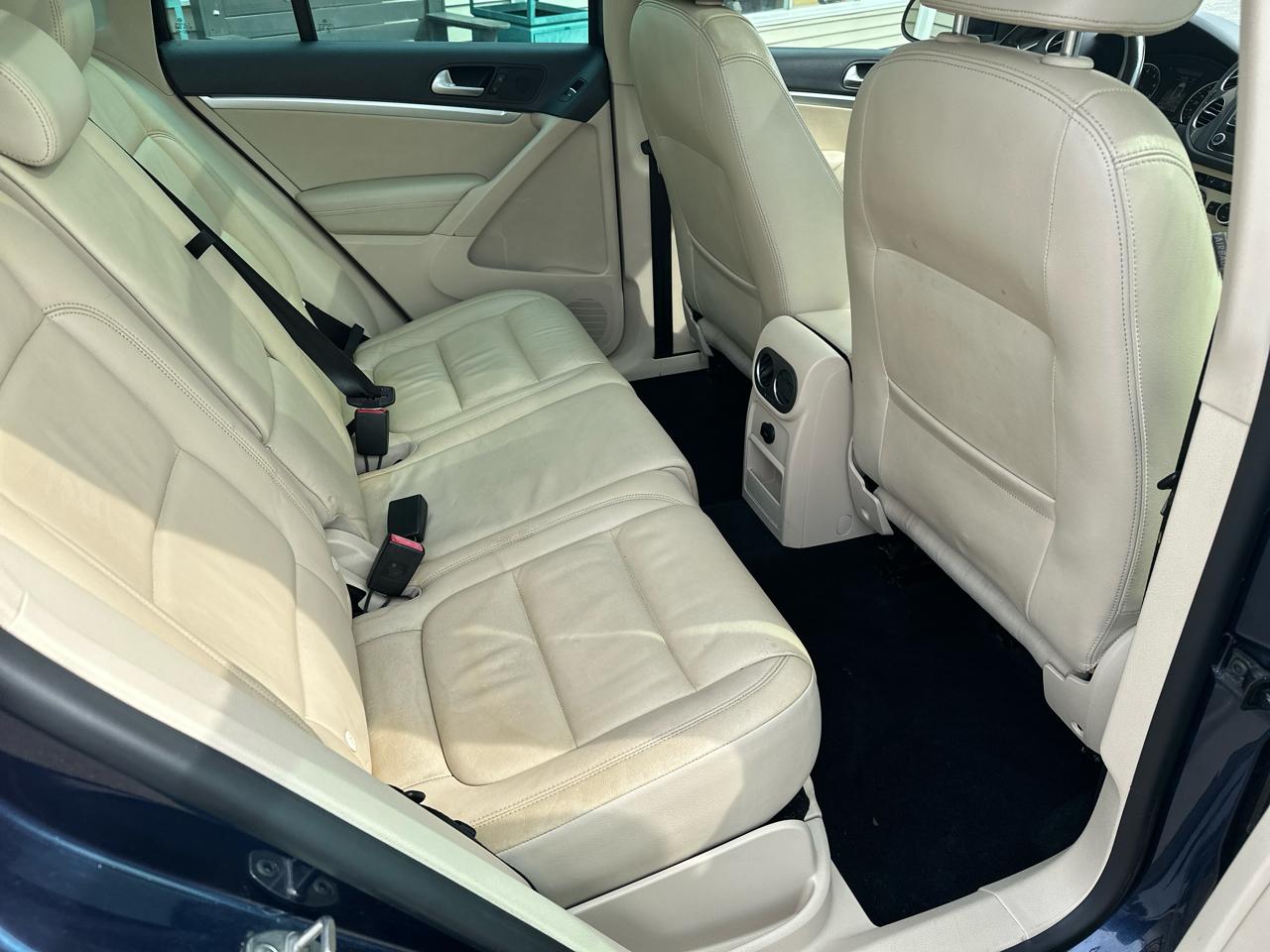 Volkswagen Tiguan 4WD 4dr Auto SE w/Sunroof & Nav 2013