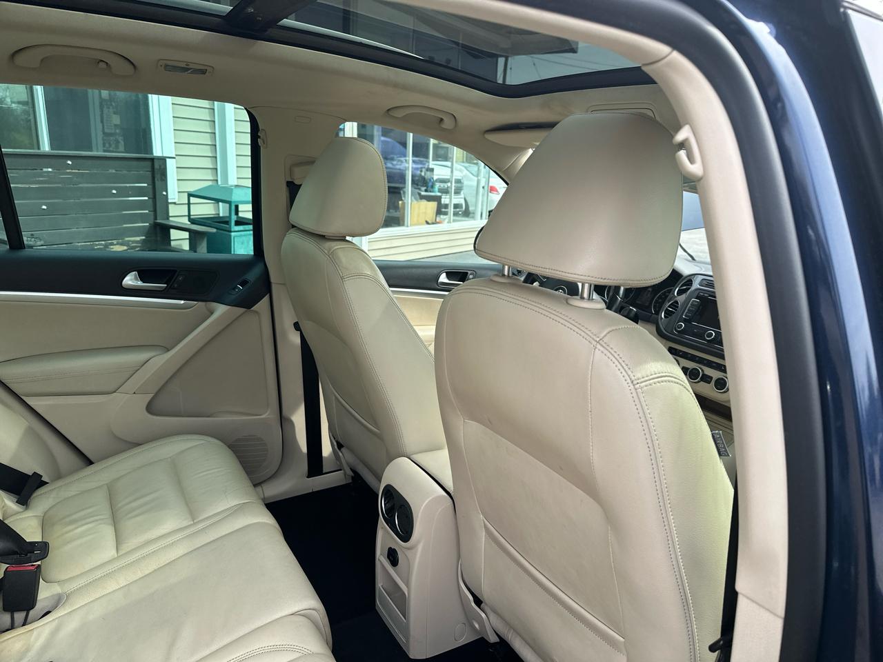 Volkswagen Tiguan 4WD 4dr Auto SE w/Sunroof & Nav 2013