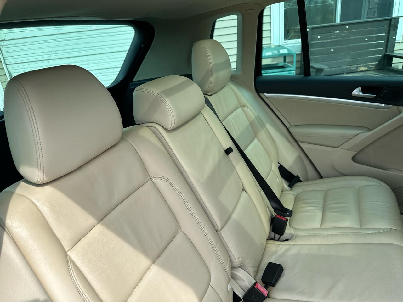 Volkswagen Tiguan 4WD 4dr Auto SE w/Sunroof & Nav 2013