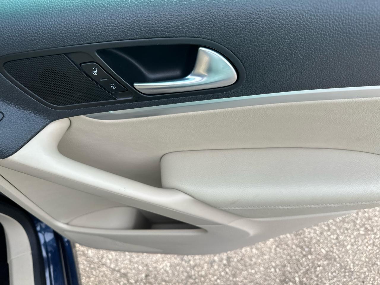 Volkswagen Tiguan 4WD 4dr Auto SE w/Sunroof & Nav 2013